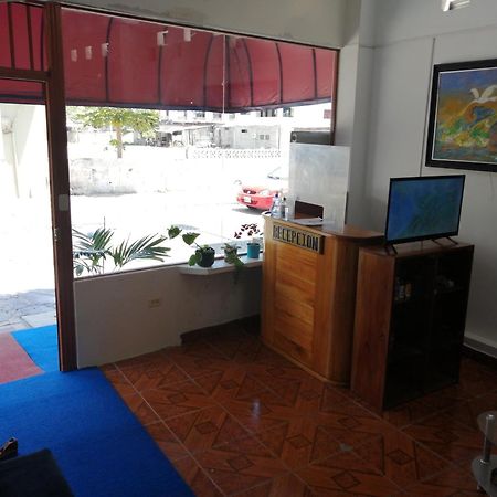 Hostal La Casa De Luis 巴克里索莫雷诺港 外观 照片