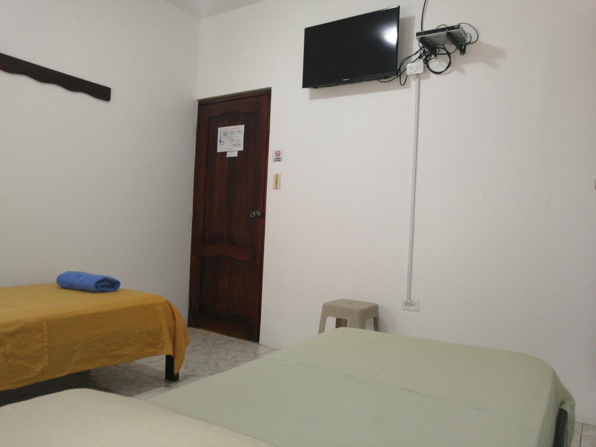 Hostal La Casa De Luis 巴克里索莫雷诺港 外观 照片