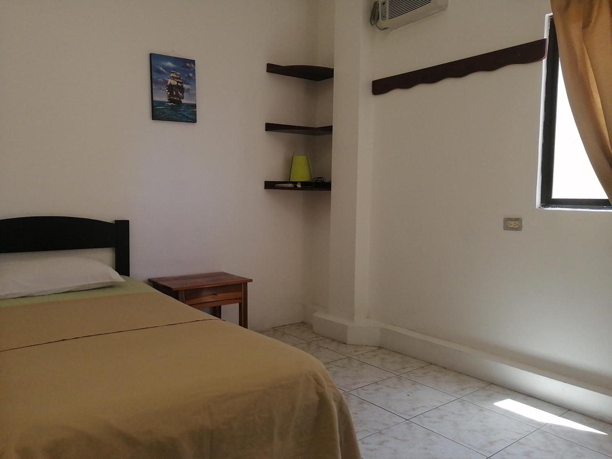 Hostal La Casa De Luis 巴克里索莫雷诺港 外观 照片