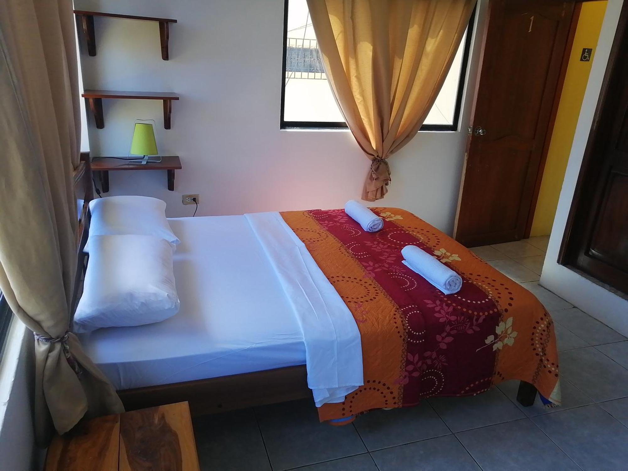 Hostal La Casa De Luis 巴克里索莫雷诺港 外观 照片