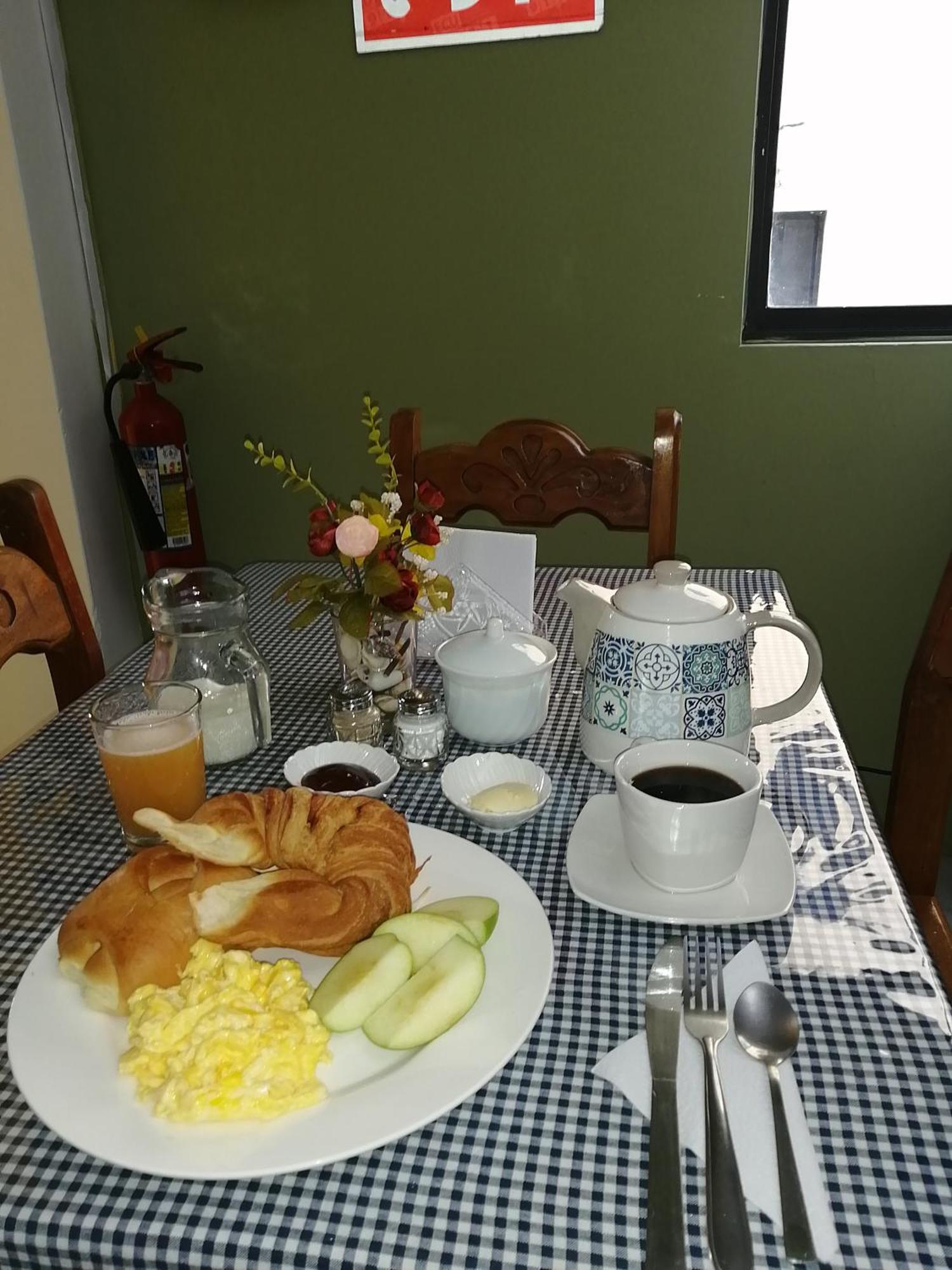Hostal La Casa De Luis 巴克里索莫雷诺港 外观 照片
